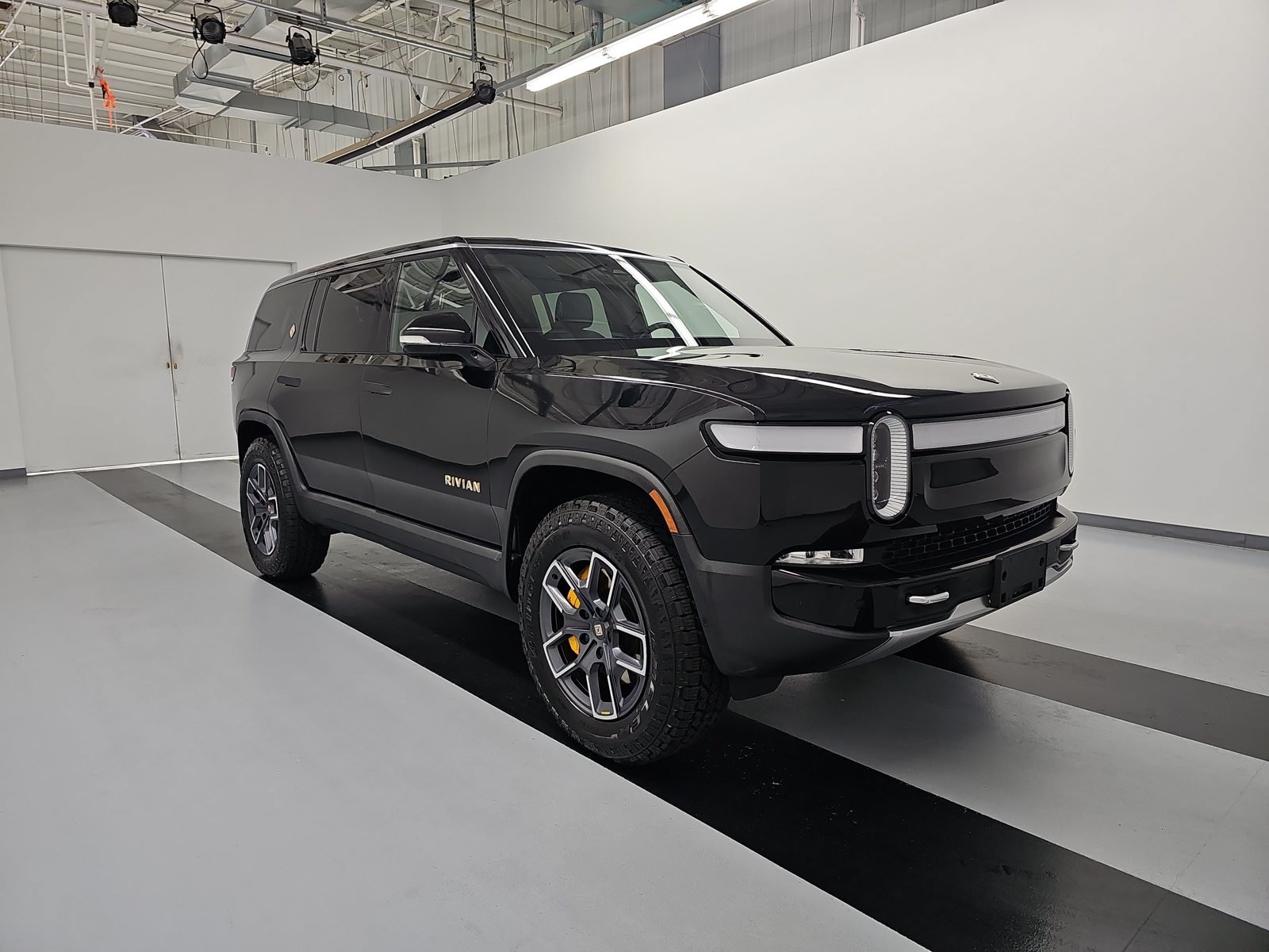 Used 2023 Rivian R1S Adventure Quad AWD/4WD image 7