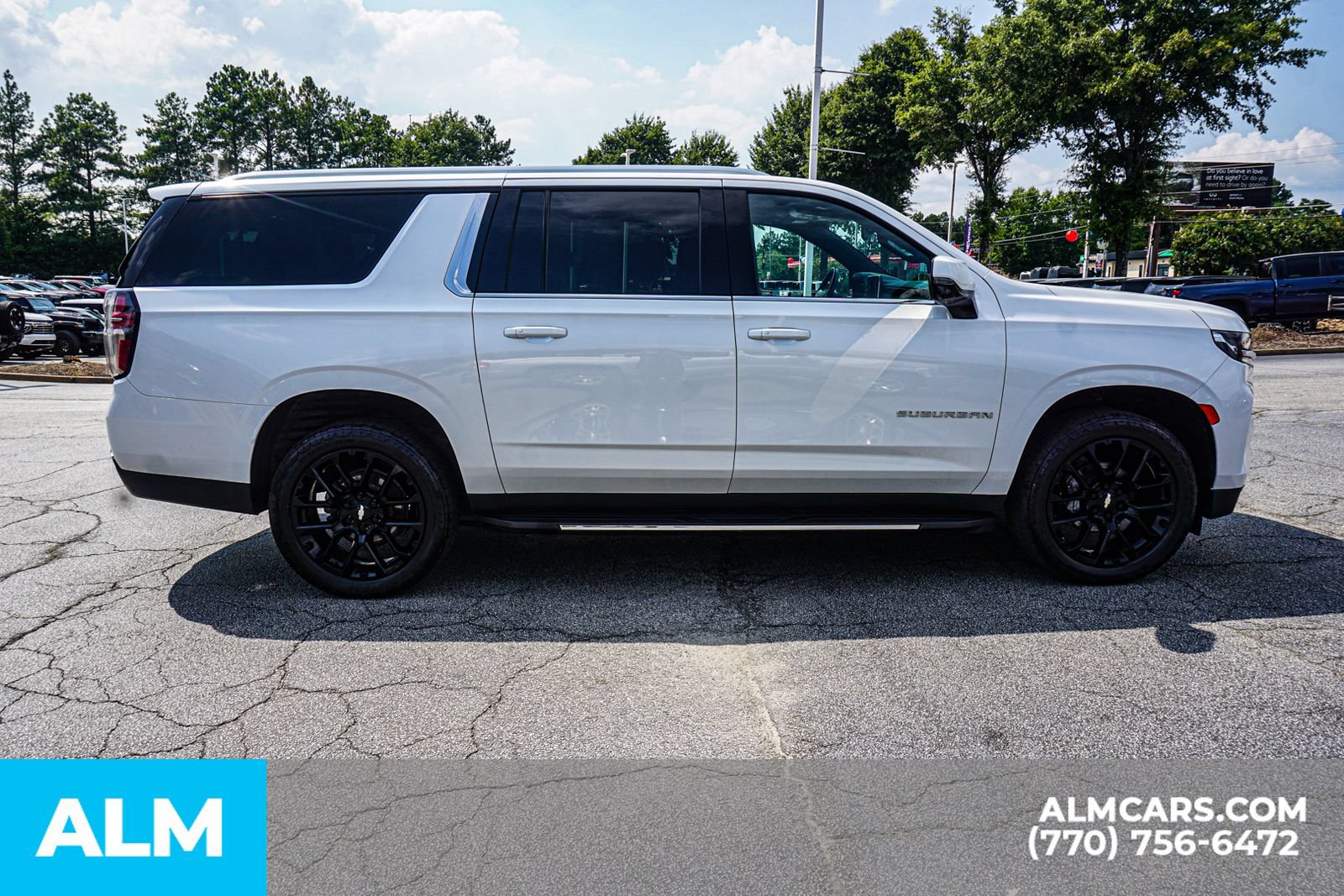 Used 2022 Chevrolet Suburban LT w/ LT Signature Package AWD/4WD image 10
