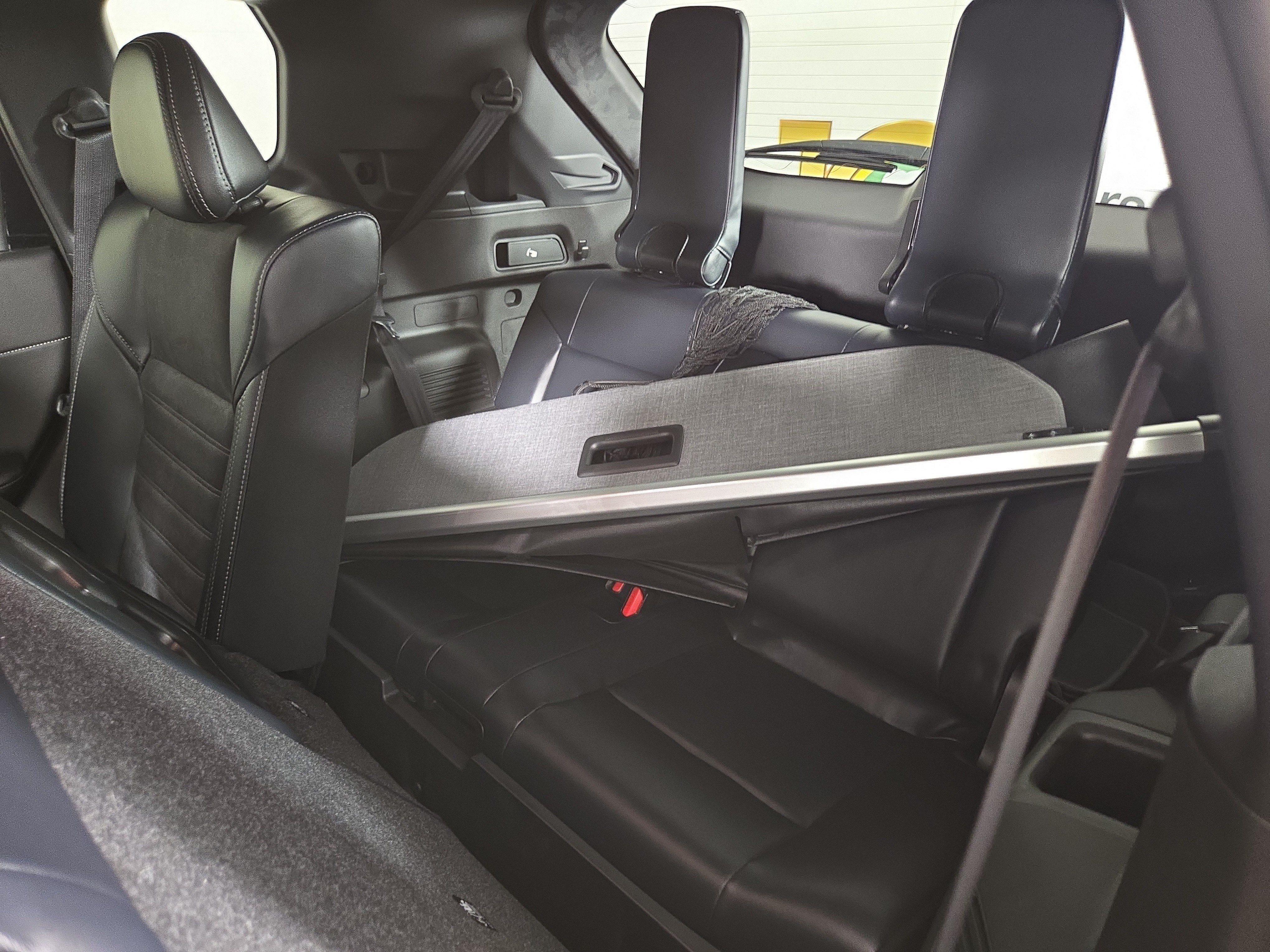 New 2026 Mitsubishi Outlander LE AWD/4WD image 12