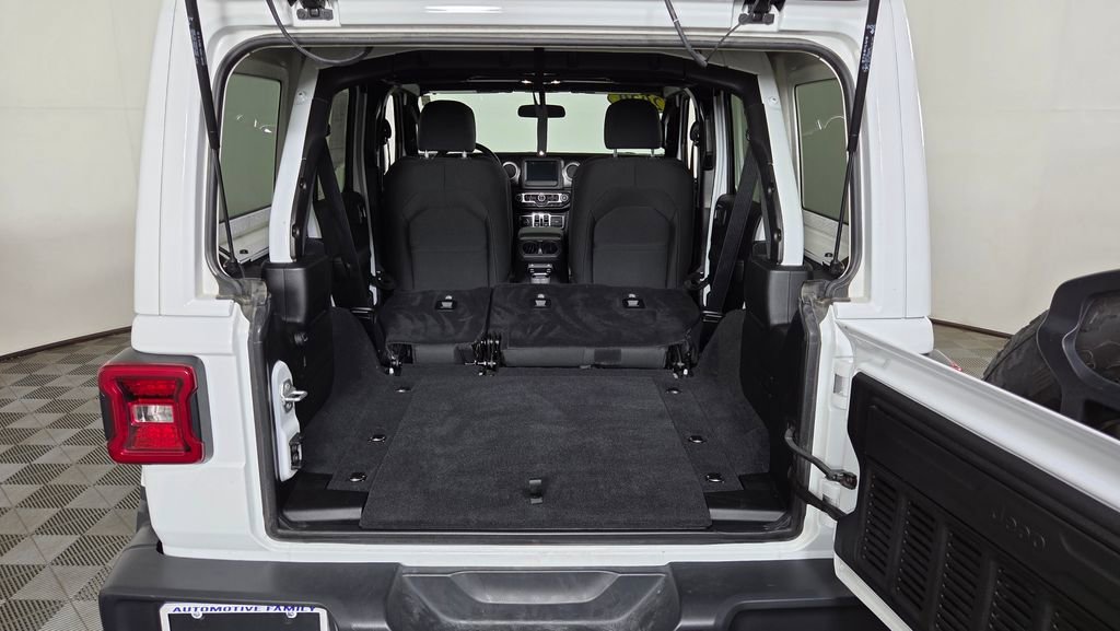 Used 2020 Jeep Wrangler Unlimited Sahara w/ LED Lighting Group image 10