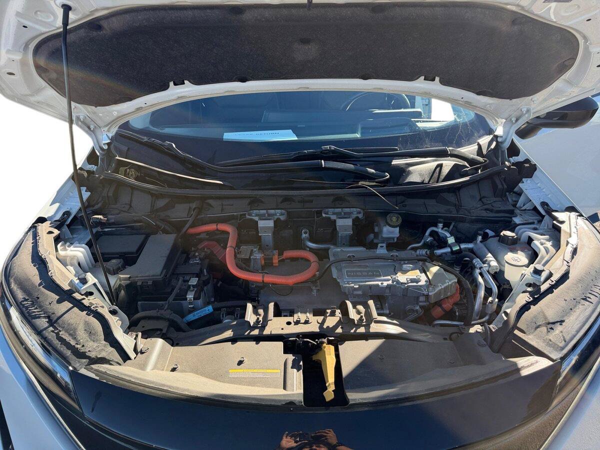 Used 2024 Nissan Ariya AWD image 16