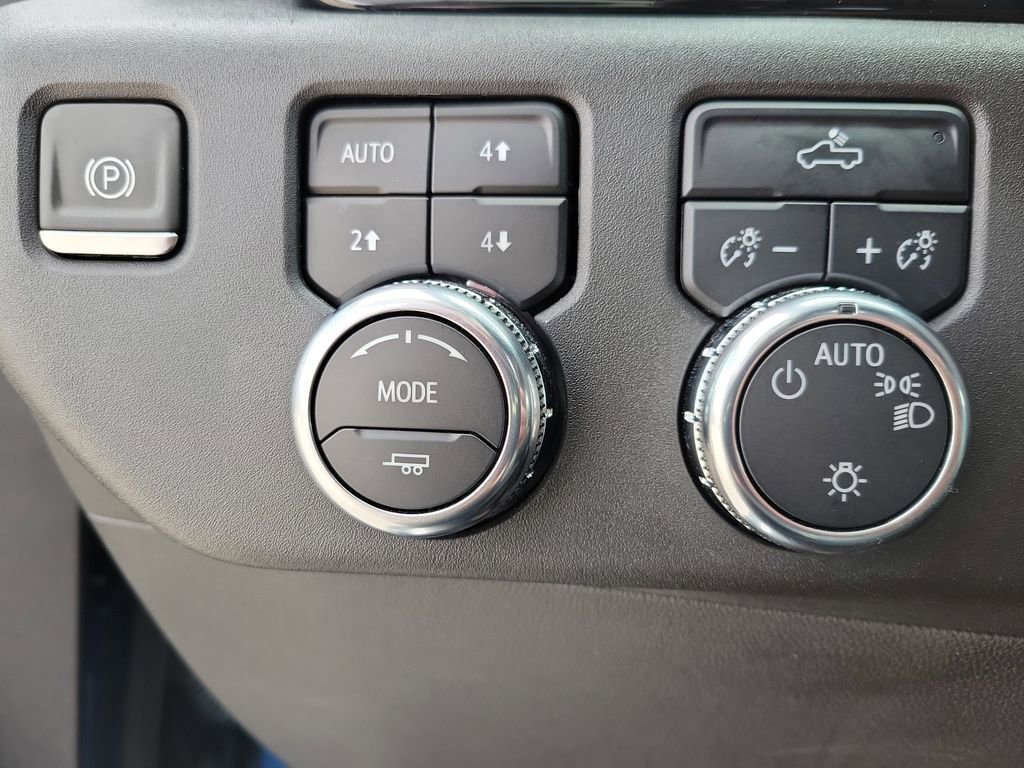 Used 2024 GMC Sierra 1500 SLE AWD/4WD image 23