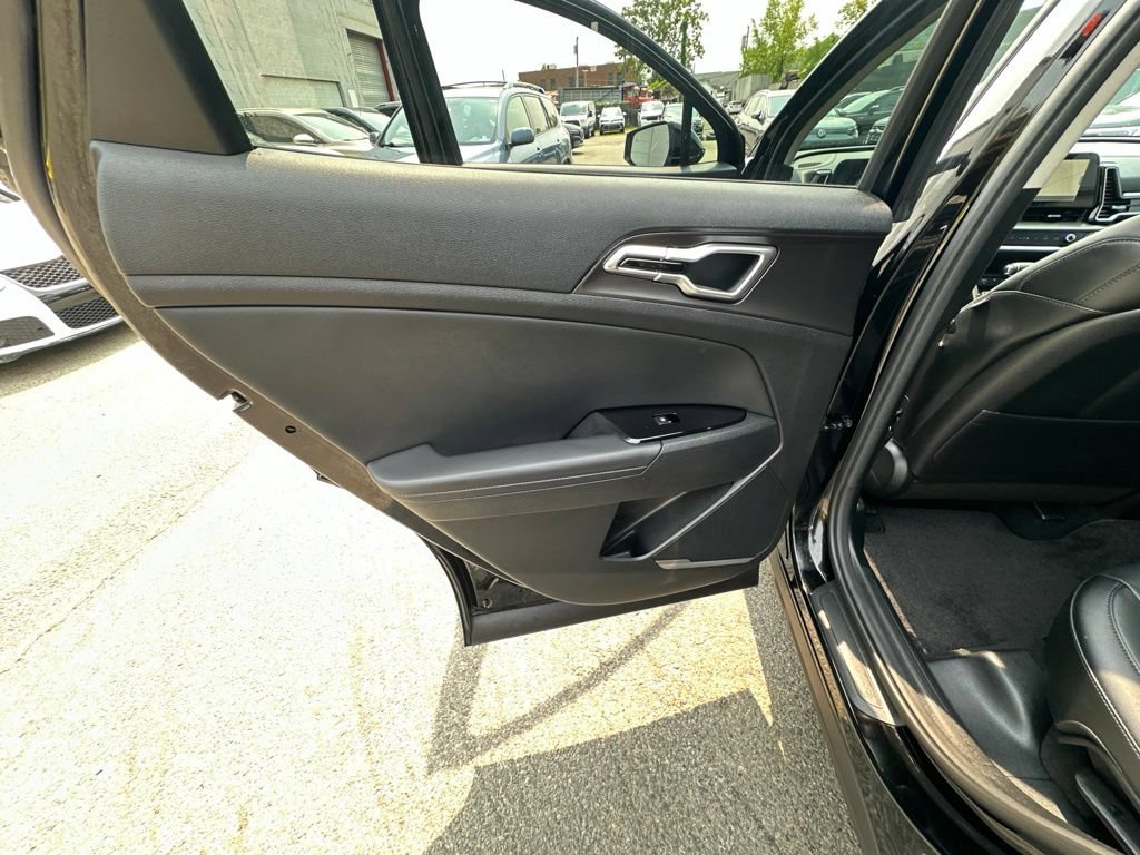 Used 2024 Kia Sportage EX AWD/4WD image 28