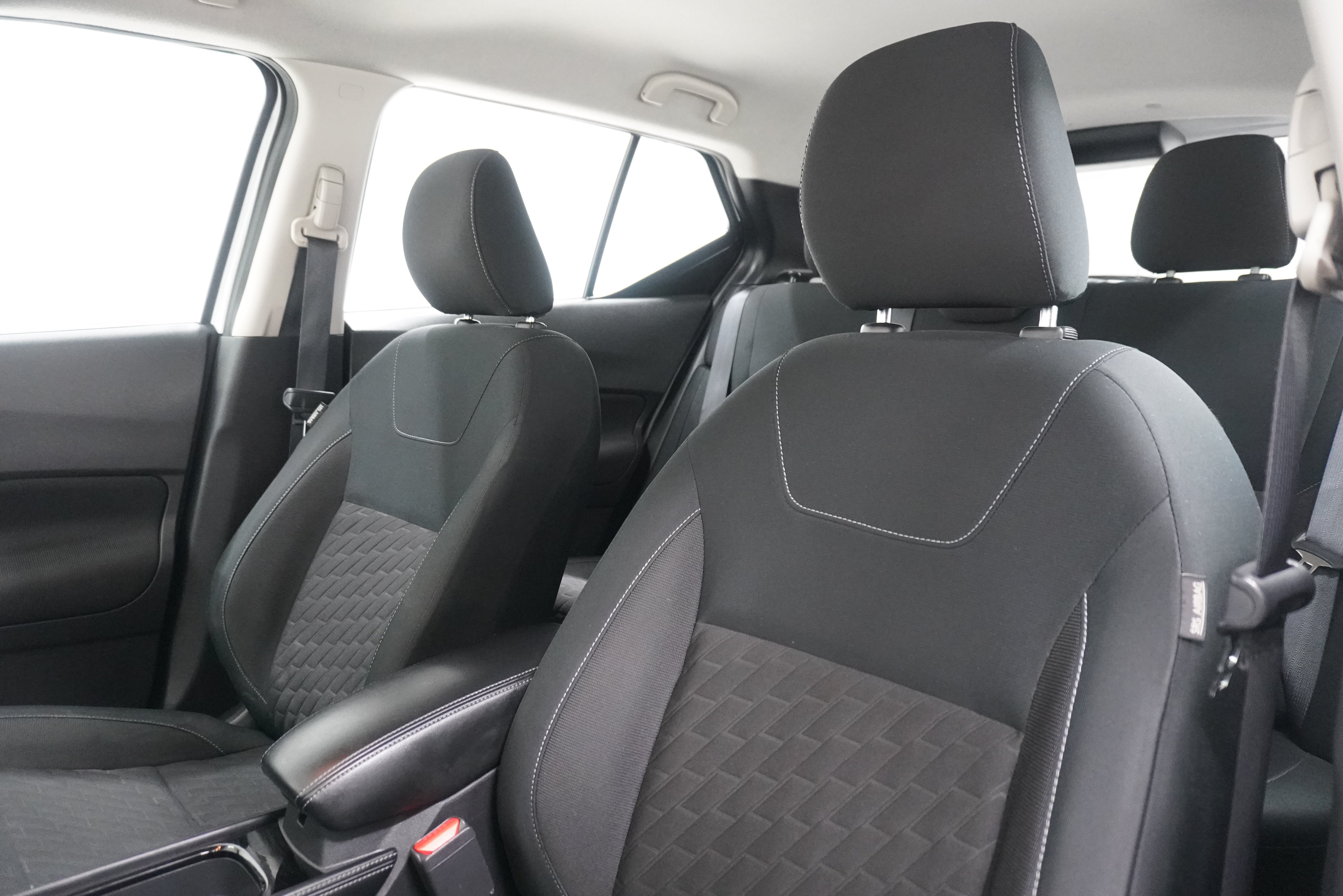 Used 2023 Nissan Kicks SV FWD image 11
