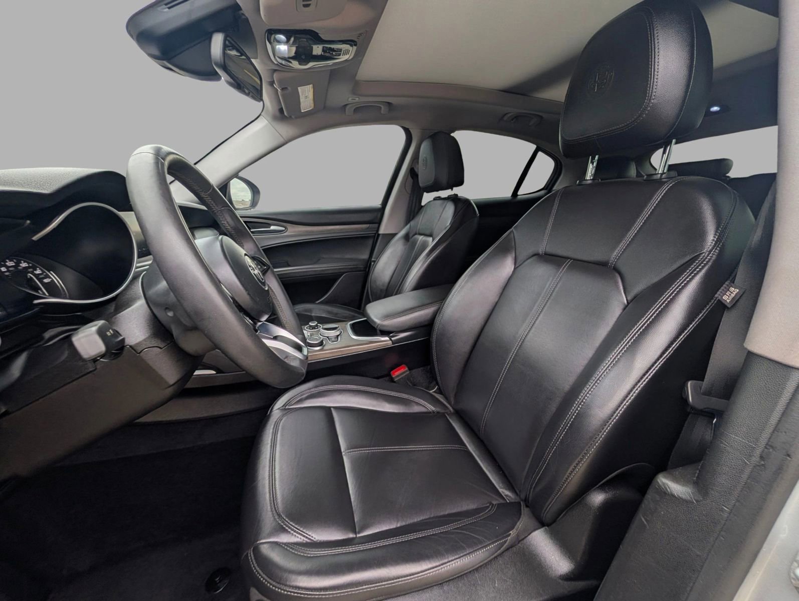 Used 2020 Alfa Romeo Stelvio Ti AWD/4WD image 28
