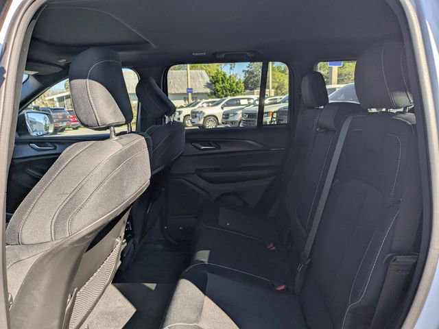 Used 2025 Jeep Grand Cherokee Laredo X RWD image 13