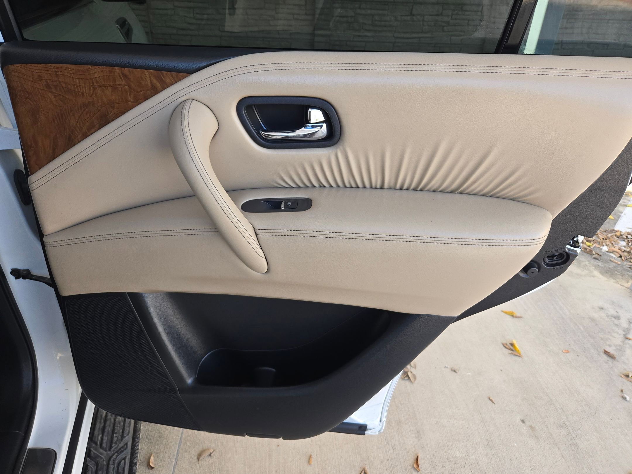 Used 2023 Nissan Armada SL w/ Cargo Package image 30