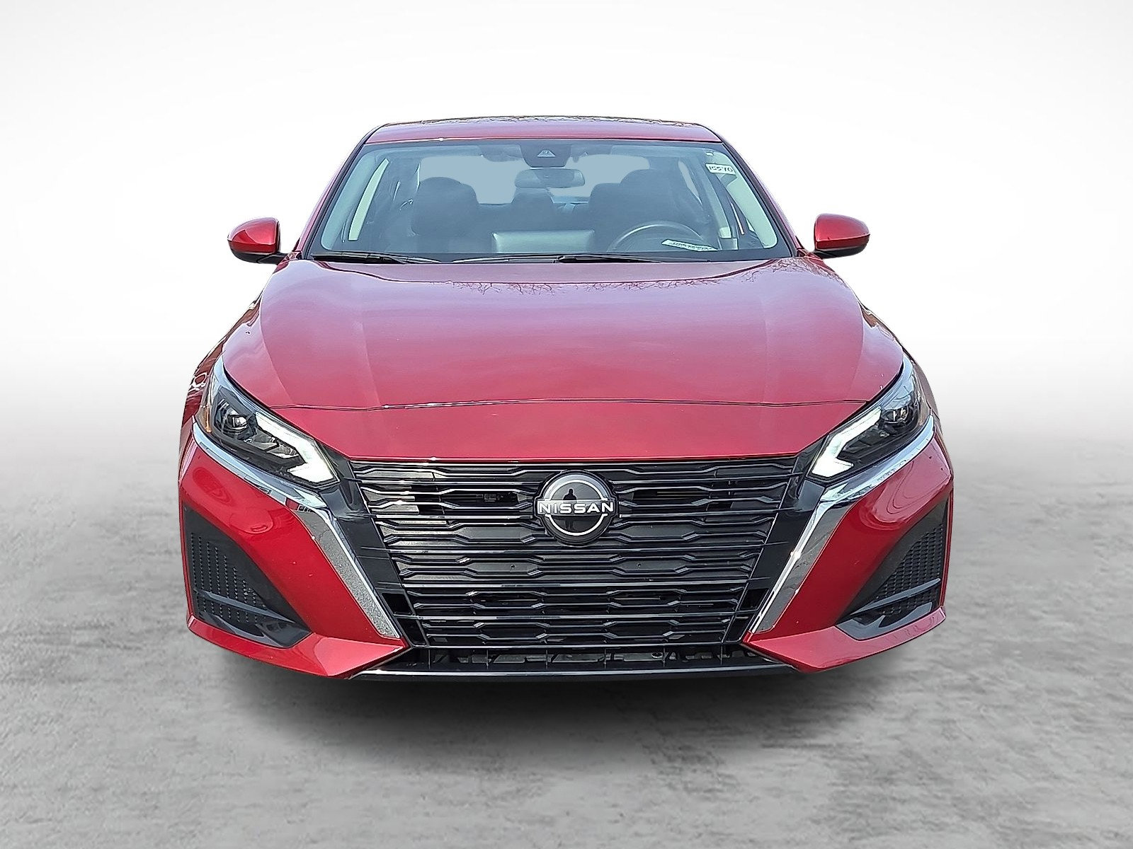 Used 2024 Nissan Altima 2.5 SV w/ SV Premium Package image 2