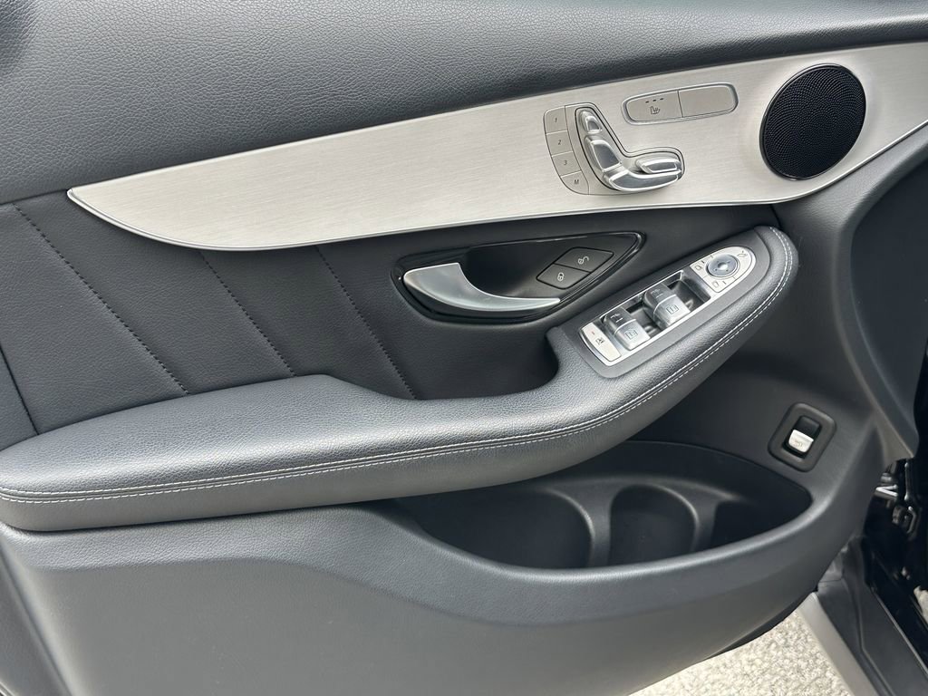 Certified 2022 Mercedes-Benz GLC 300 image 11