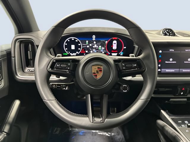 Used 2025 Porsche Cayenne S AWD/4WD image 16