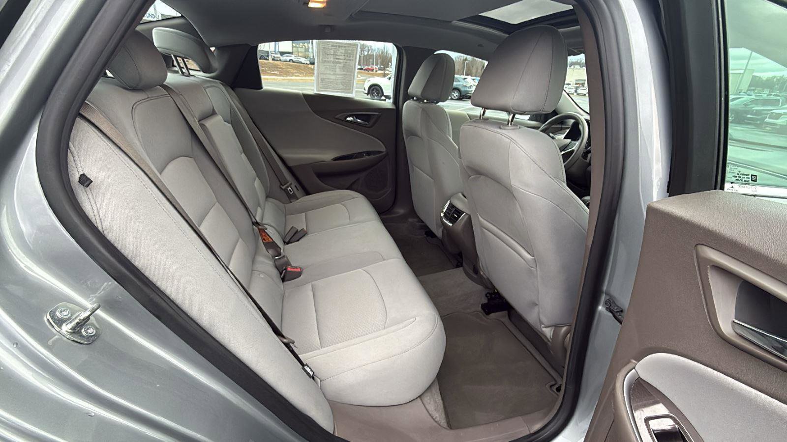 Used 2024 Chevrolet Malibu LT image 19