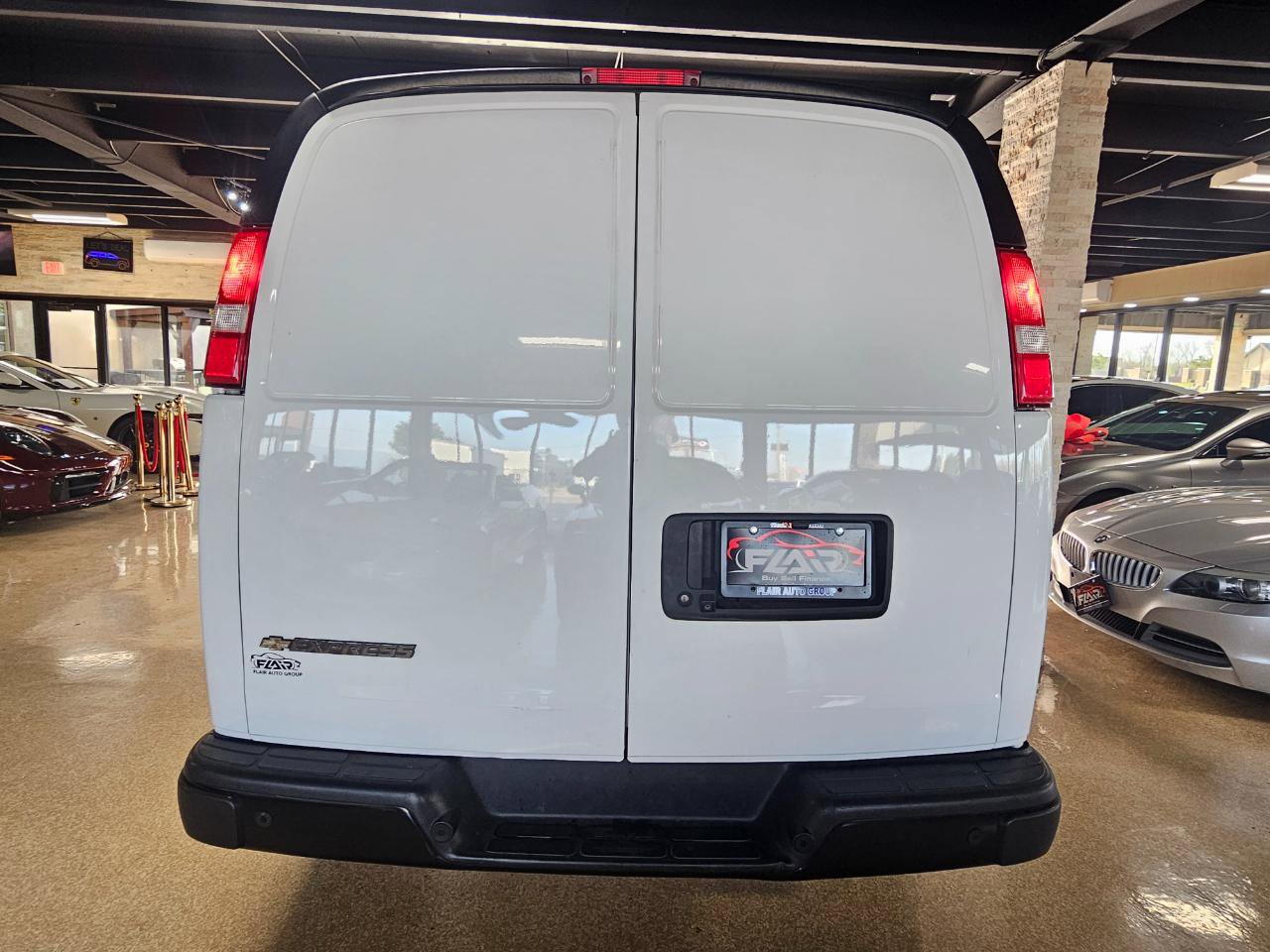 Used 2022 Chevrolet Express 3500 Extended w/ Driver Convenience Package RWD image 6