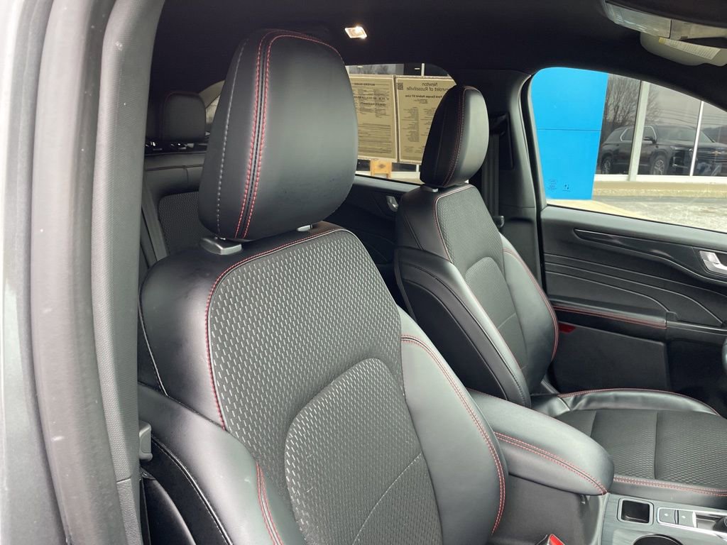 Used 2025 Ford Escape ST-Line w/ Equipment Group 301A image 26