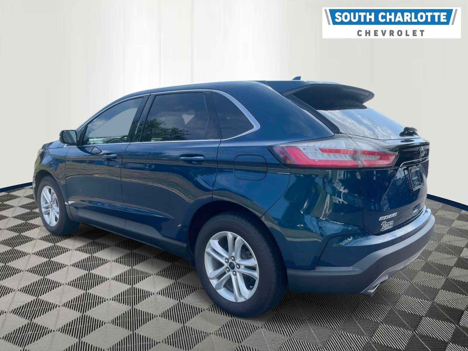 Used 2020 Ford Edge SEL w/ Convenience Package AWD/4WD image 6