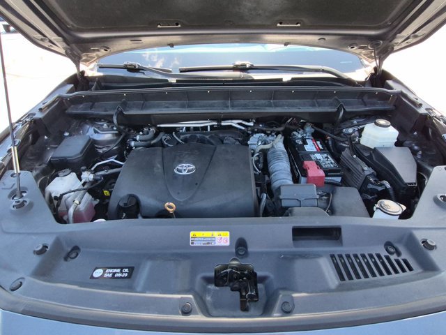 Used 2021 Toyota Highlander Platinum FWD image 27