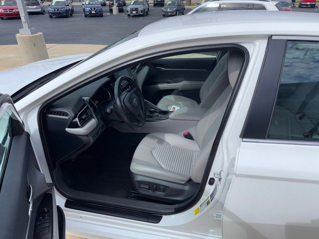 Used 2024 Toyota Camry SE image 8