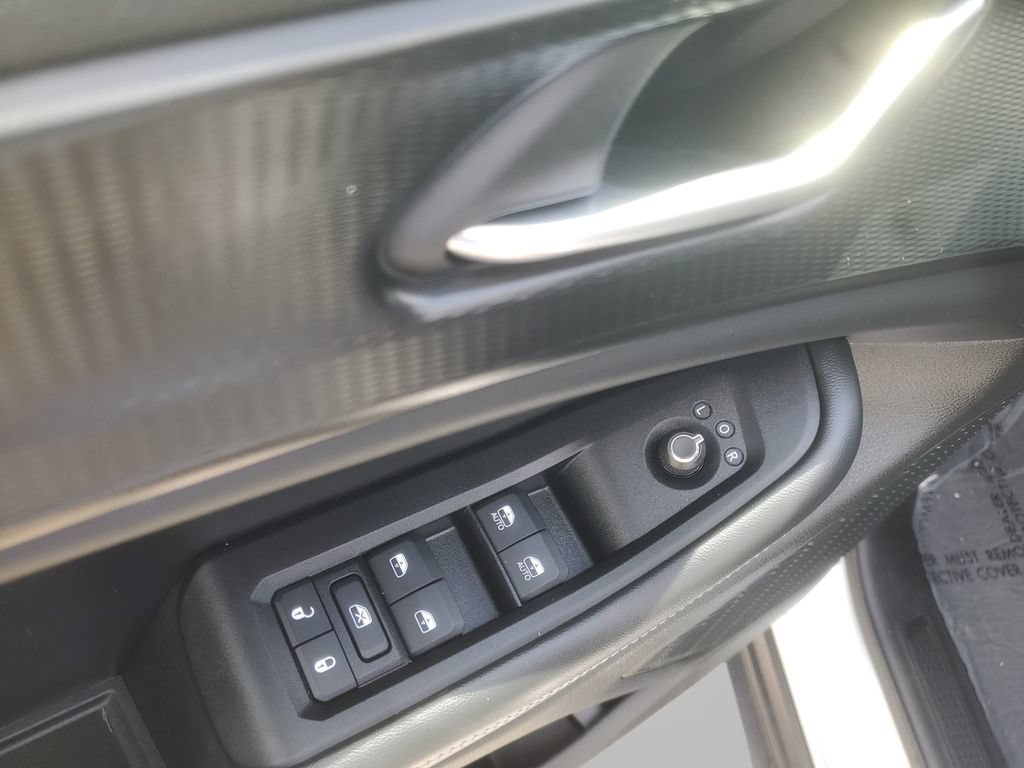 Used 2025 Jeep Grand Cherokee Altitude AWD/4WD image 14