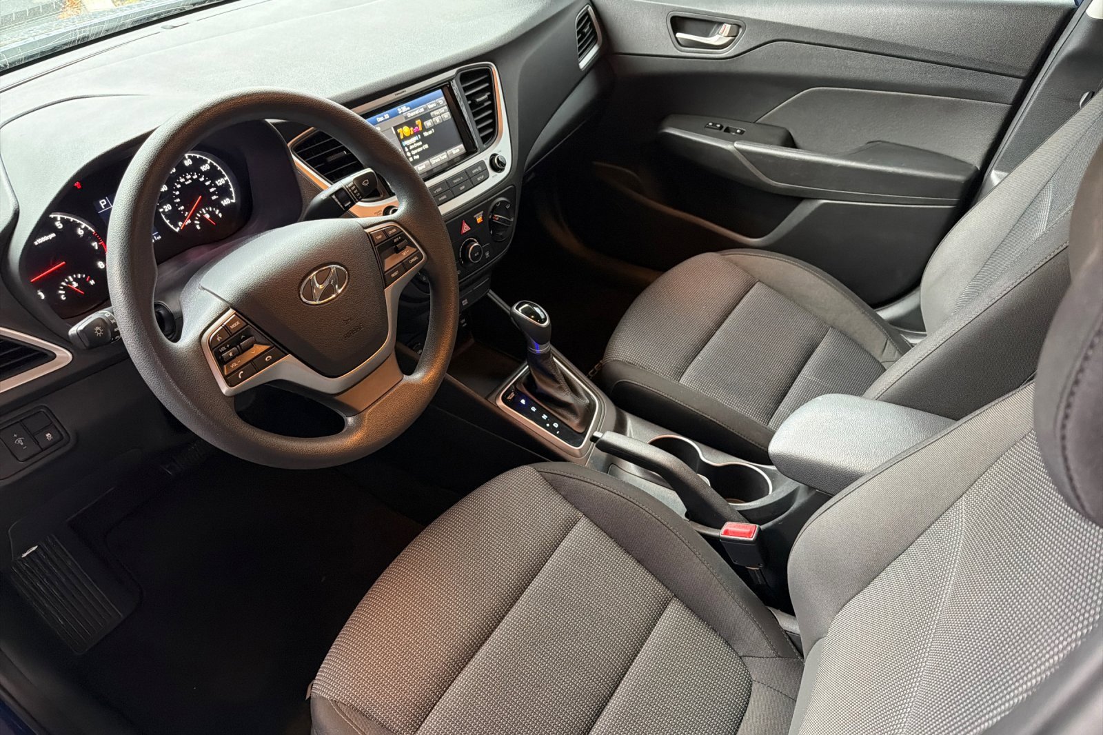 Used 2022 Hyundai Accent SEL image 11