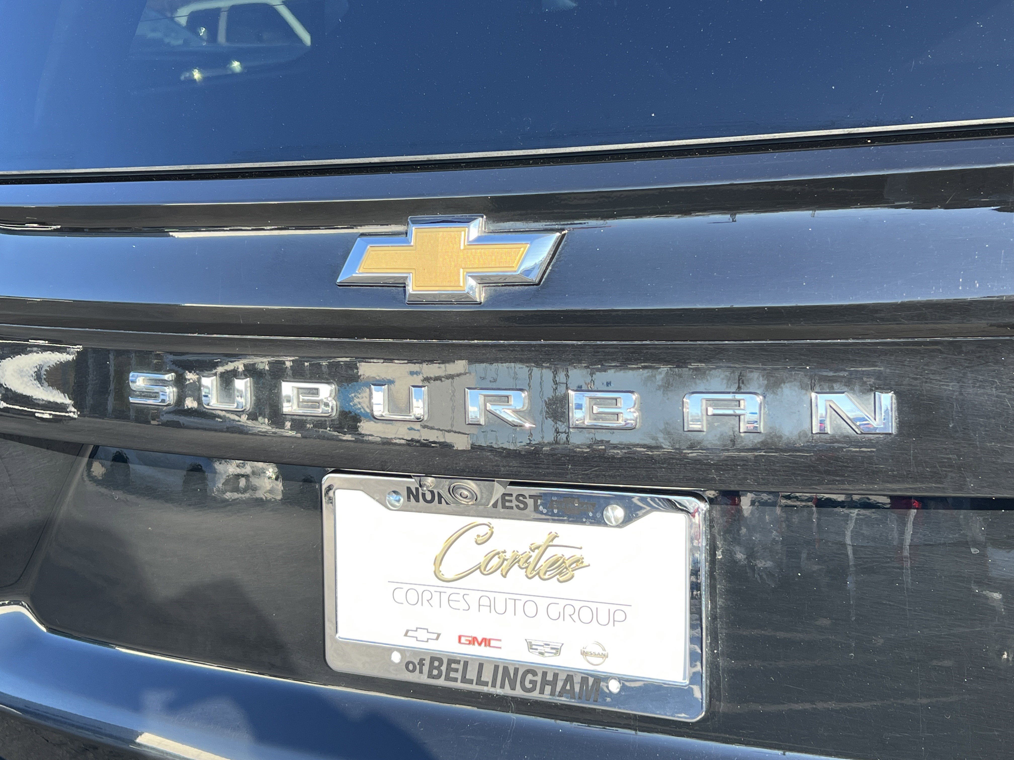 Used 2025 Chevrolet Suburban LT image 8