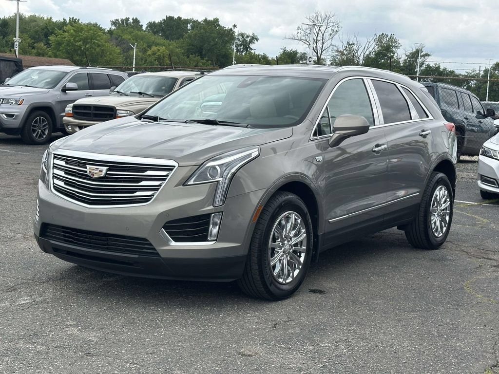 Used 2018 Cadillac XT5 Luxury w/ Driver Awareness Package FWD image 7