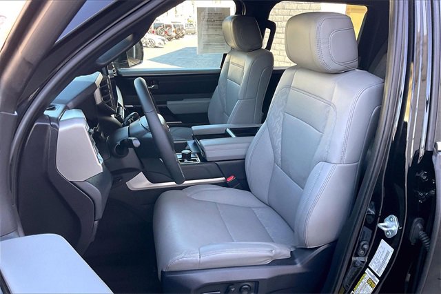 Used 2025 Toyota Tundra Limited image 24
