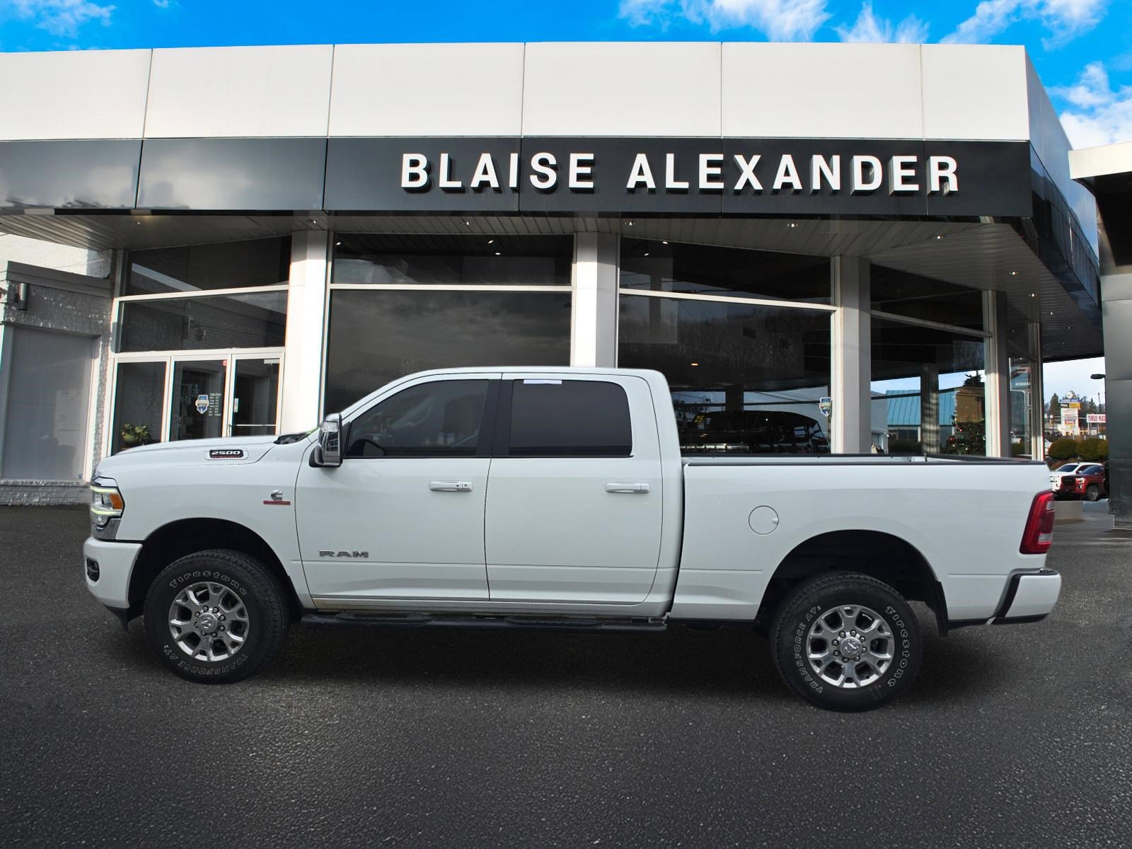 Used 2024 RAM 2500 Laramie w/ Safety Group image 7