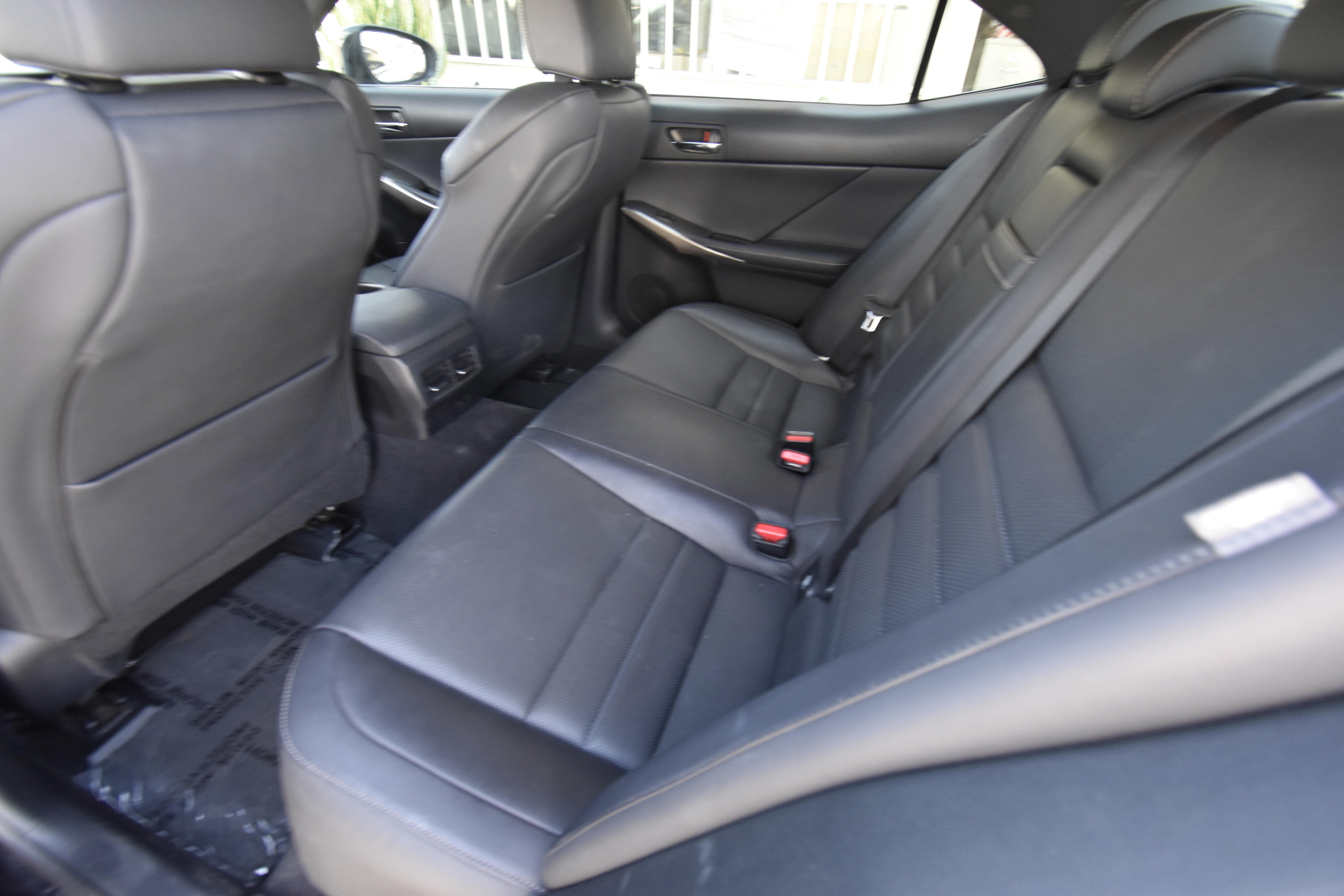 Used 2016 Lexus IS 200t w/ F Sport Package RWD image 10