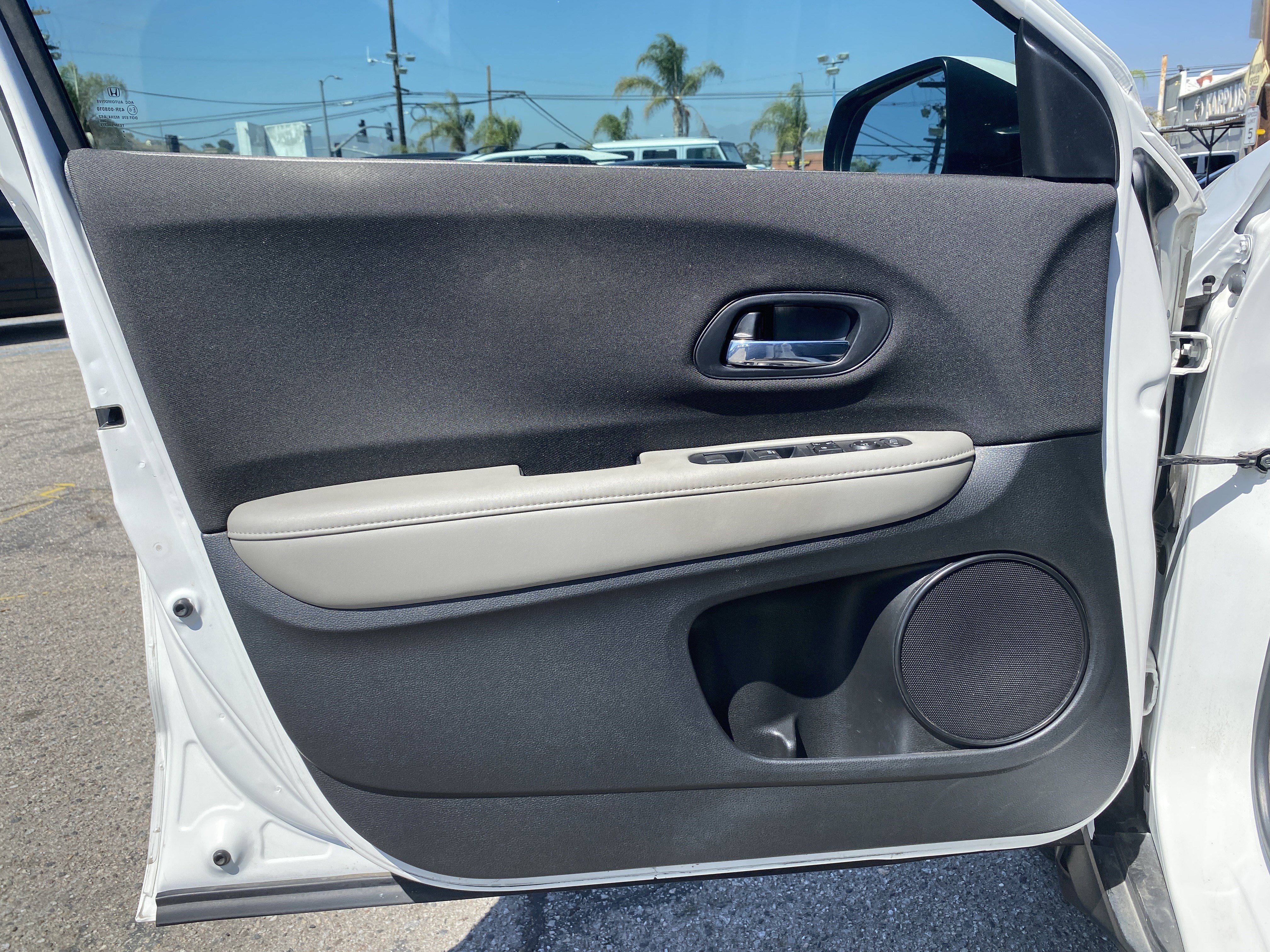 Used 2021 Honda HR-V LX image 13