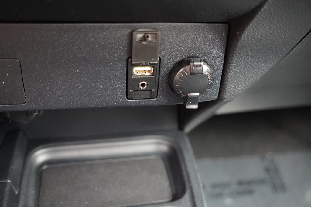 Used 2017 Toyota RAV4 LE AWD/4WD image 25