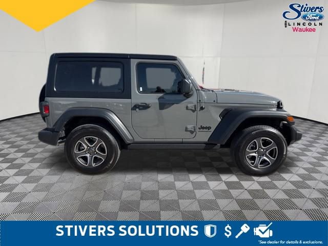 Used 2023 Jeep Wrangler Sport image 3