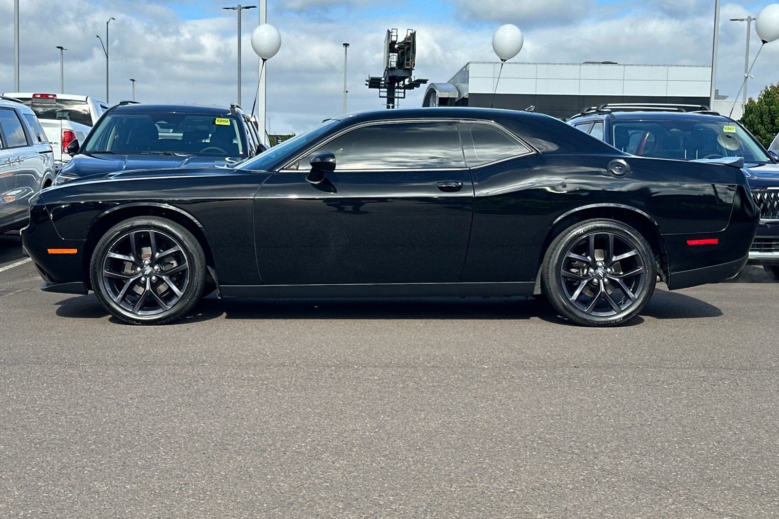 Used 2020 Dodge Challenger SXT w/ Driver Convenience Group RWD image 7