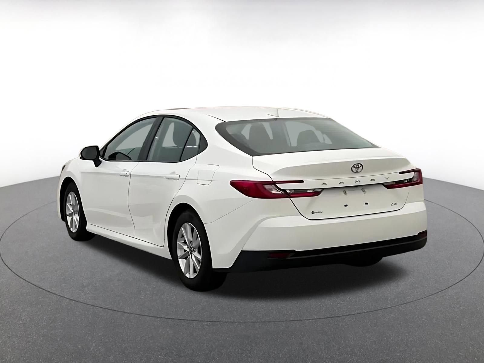 Used 2025 Toyota Camry LE image 11