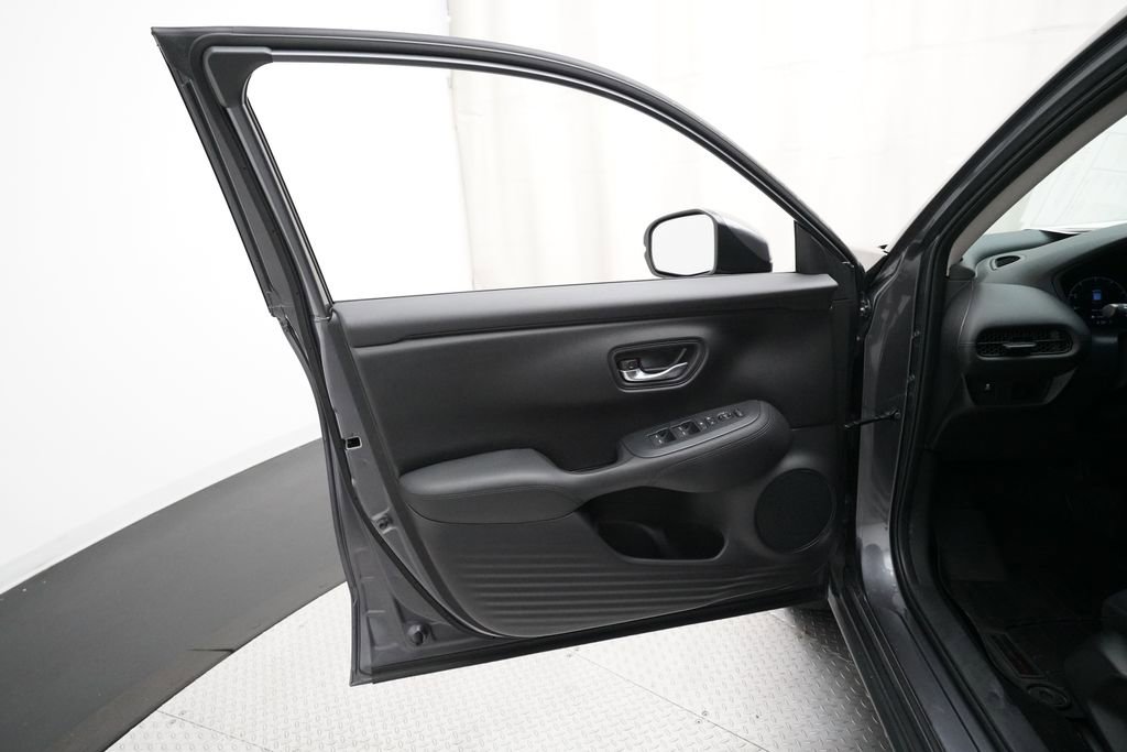 Used 2023 Honda HR-V LX image 27