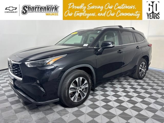 Used 2023 Toyota Highlander XLE