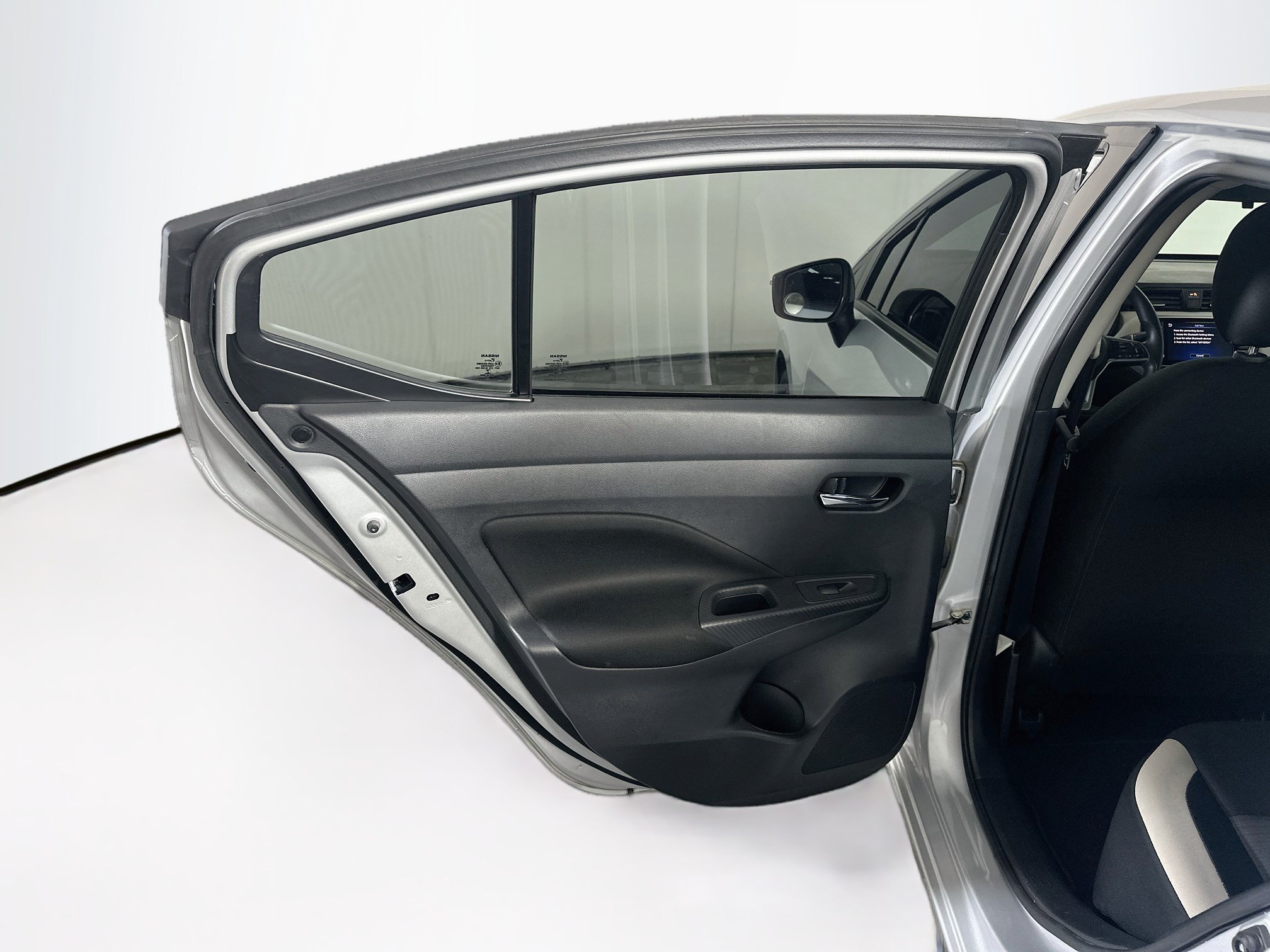 Used 2021 Nissan Versa SV FWD image 27