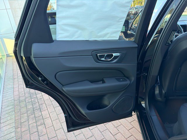New 2027 Volvo XC60 B5 Plus AWD/4WD image 12