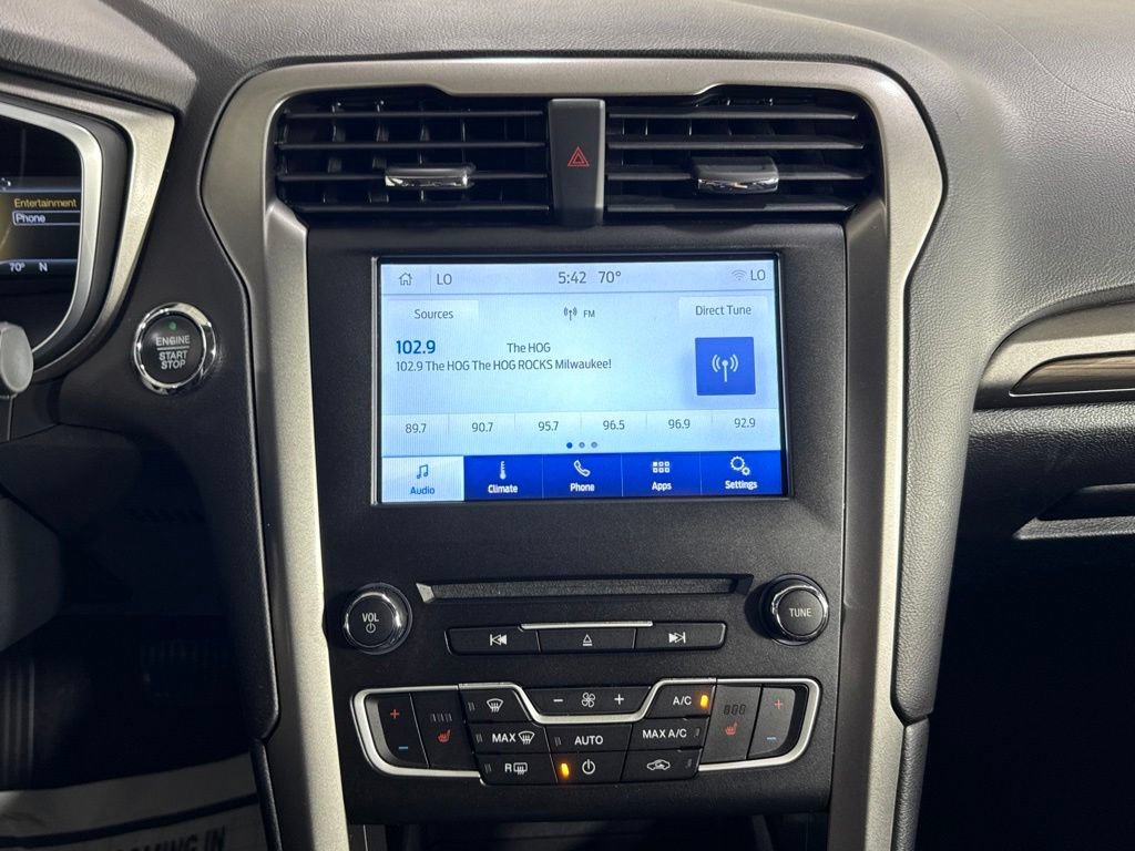 Used 2017 Ford Fusion SE w/ Fusion SE Technology Package AWD/4WD image 25