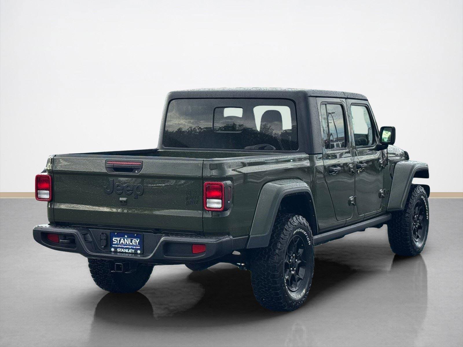 Used 2023 Jeep Gladiator Willys image 8