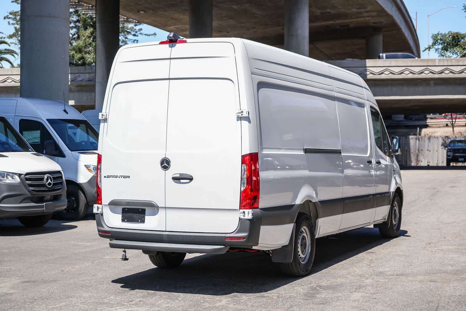New 2025 Mercedes-Benz eSprinter 170 Cargo image 7