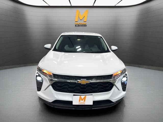 Used 2024 Chevrolet Trax LS w/ LS Convenience Package image 3