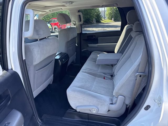 Used 2015 Toyota Sequoia SR5 AWD/4WD image 17