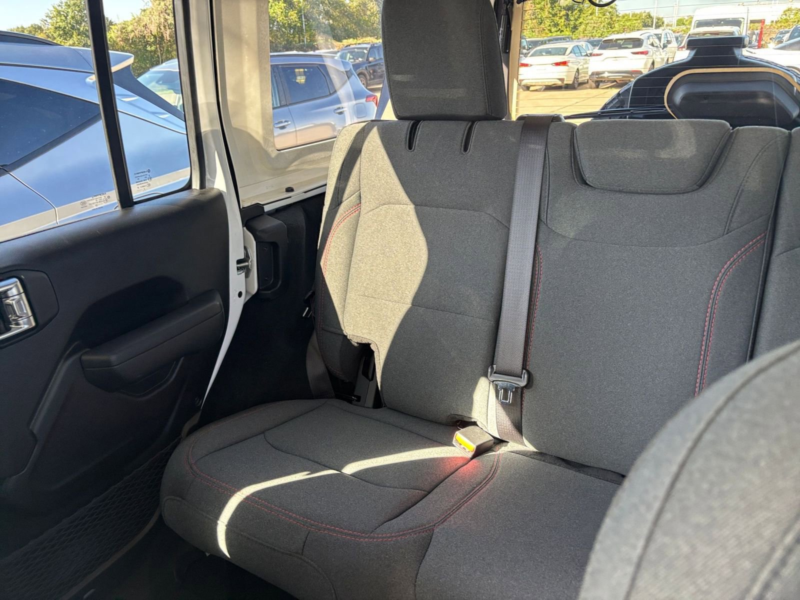 Used 2025 Jeep Wrangler Unlimited Rubicon image 38