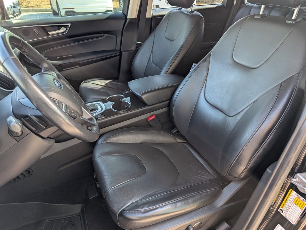 Used 2017 Ford Edge Titanium w/ Technology Package image 6