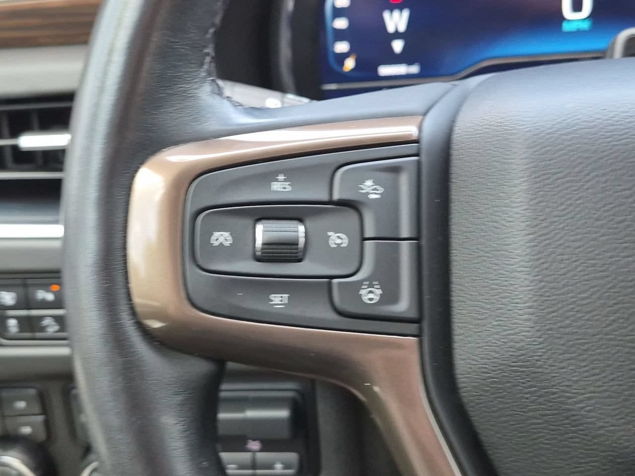 Certified 2023 Chevrolet Tahoe High Country w/ Advanced Technology Package AWD/4WD image 11