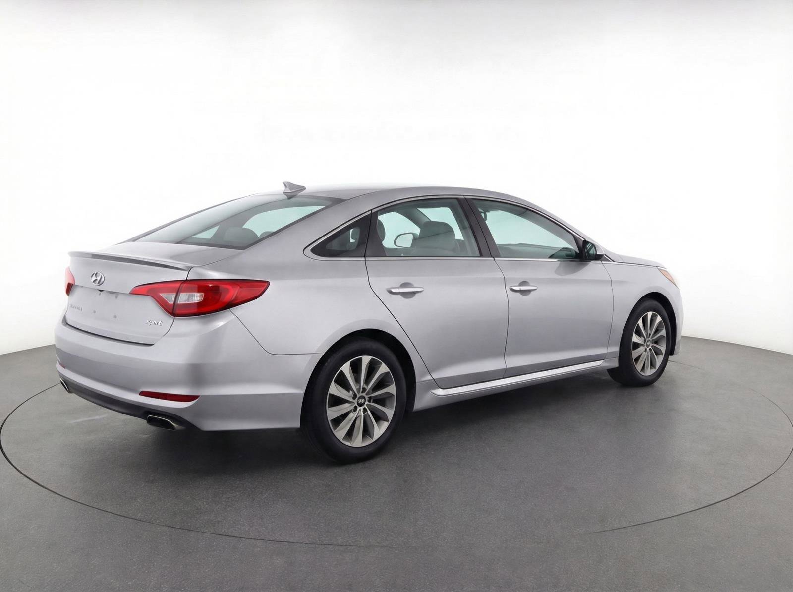 Used 2017 Hyundai Sonata Sport image 4