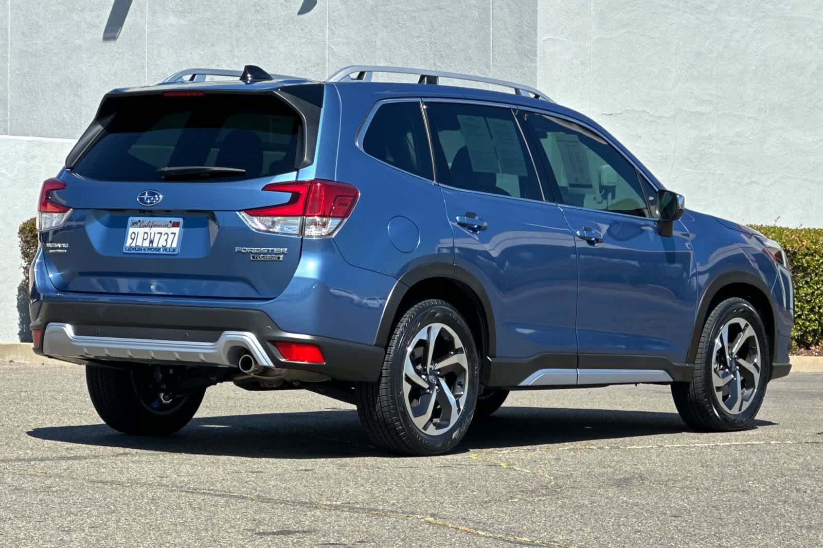 Used 2024 Subaru Forester Touring AWD/4WD image 2