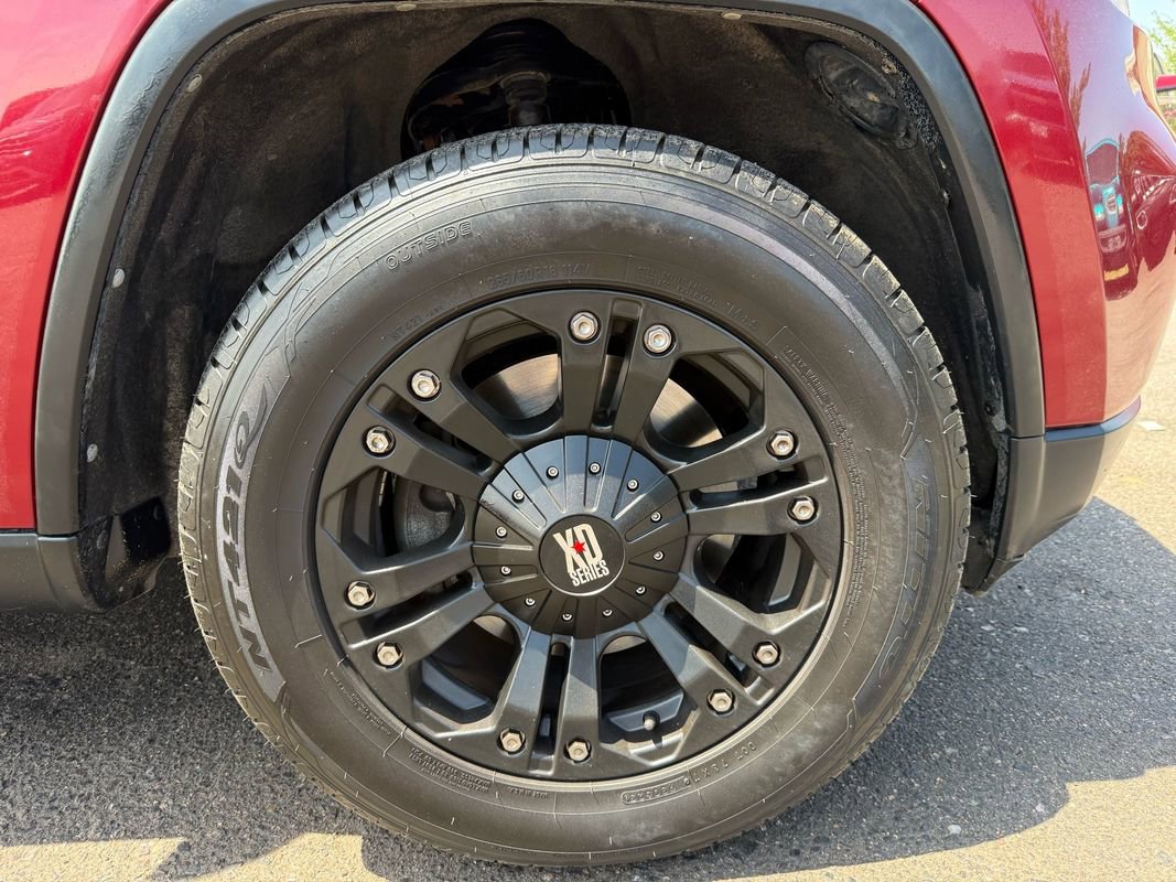 Used 2012 Jeep Grand Cherokee Limited w/ Trailer Tow Group IV image 11