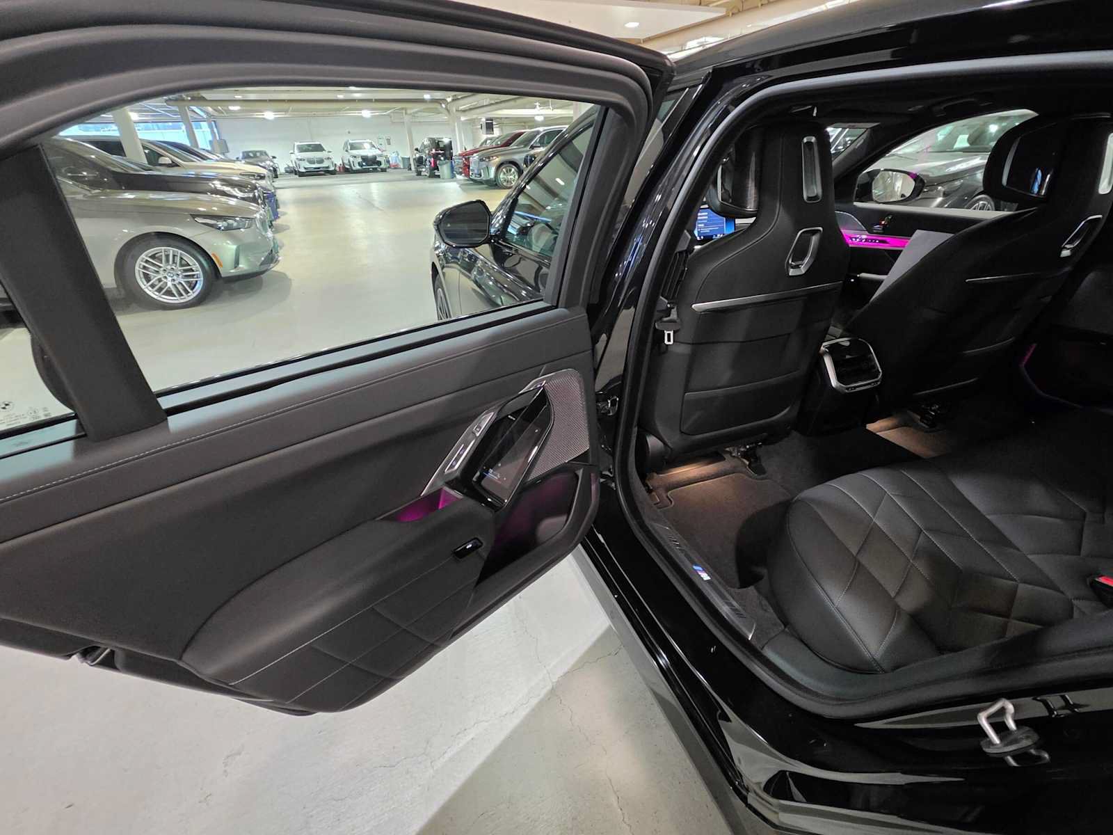 Used 2026 BMW 740i xDrive w/ Executive Package AWD/4WD image 18