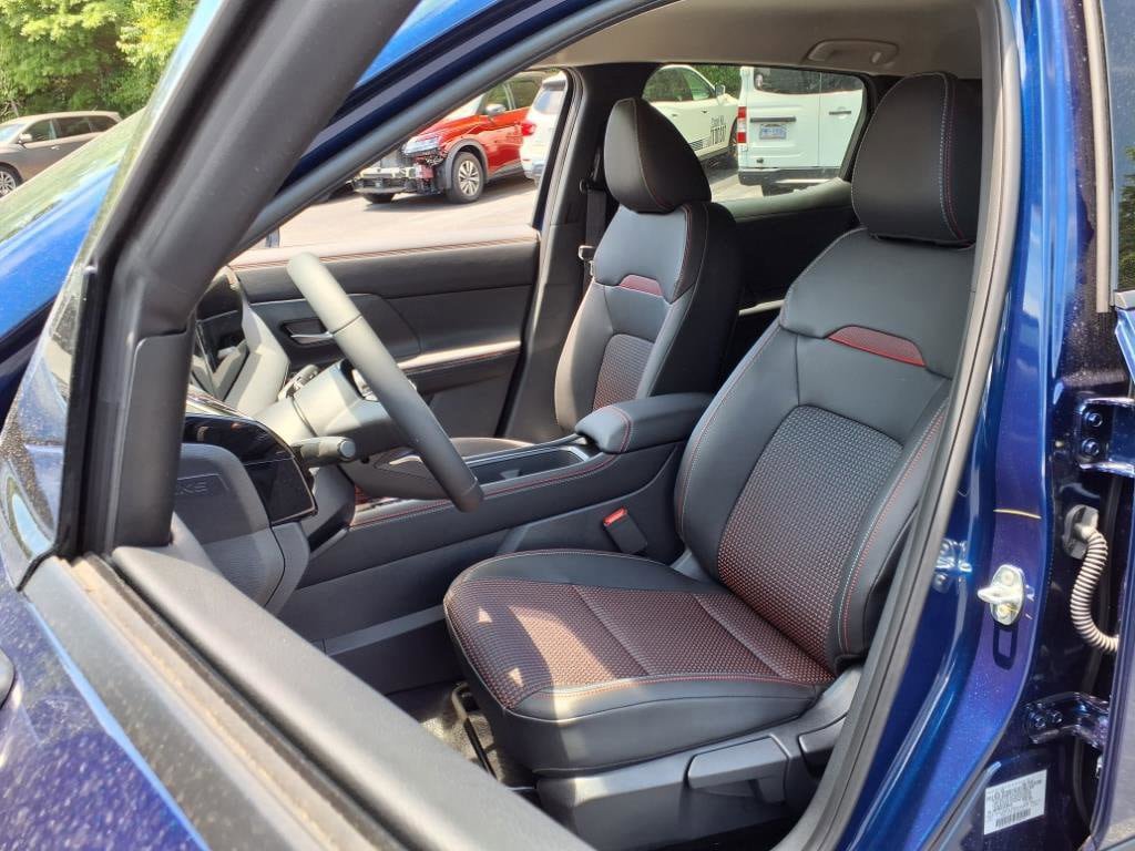 New 2025 Nissan Kicks SR image 5