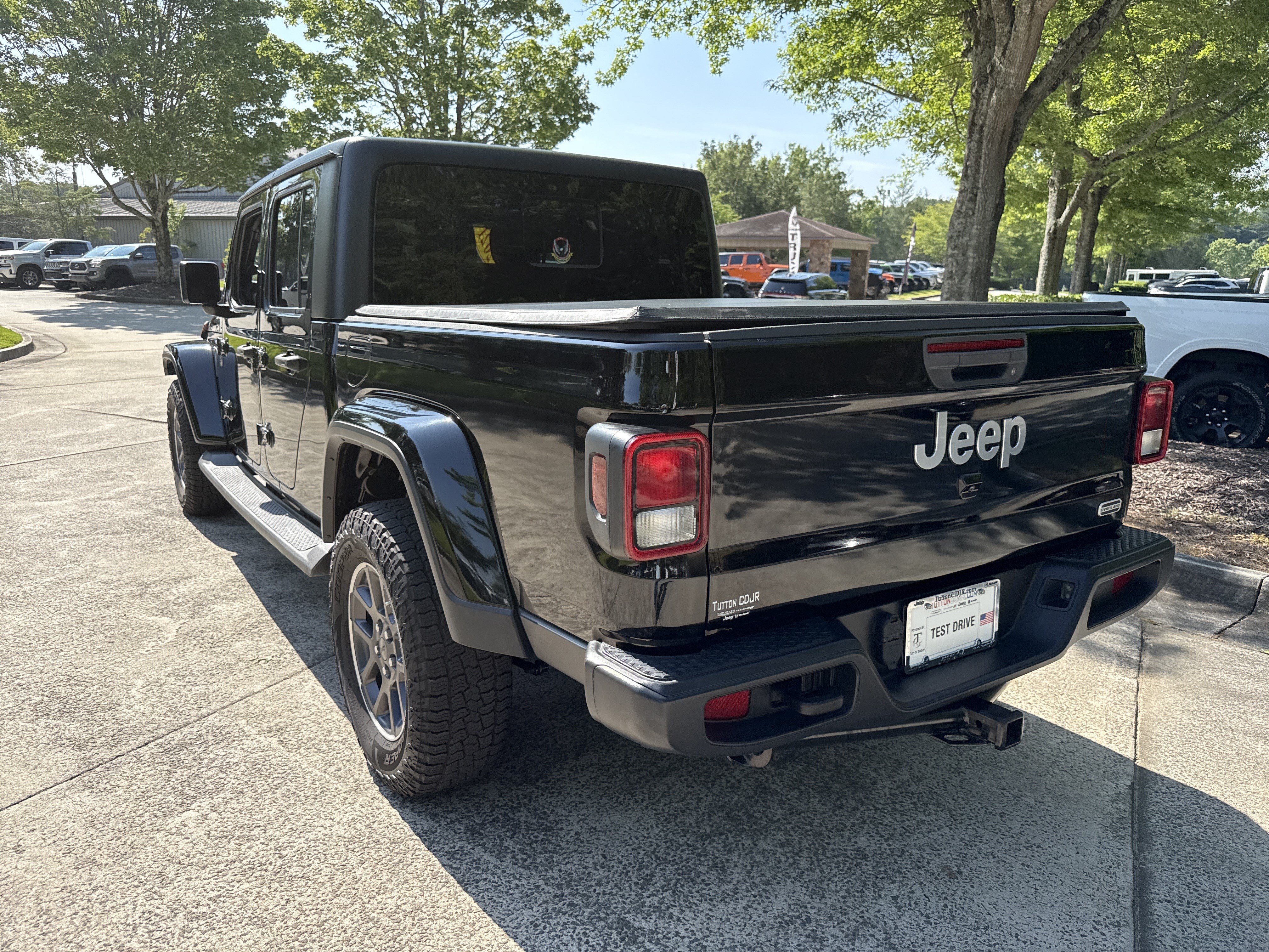 Used 2021 Jeep Gladiator Overland AWD/4WD image 5